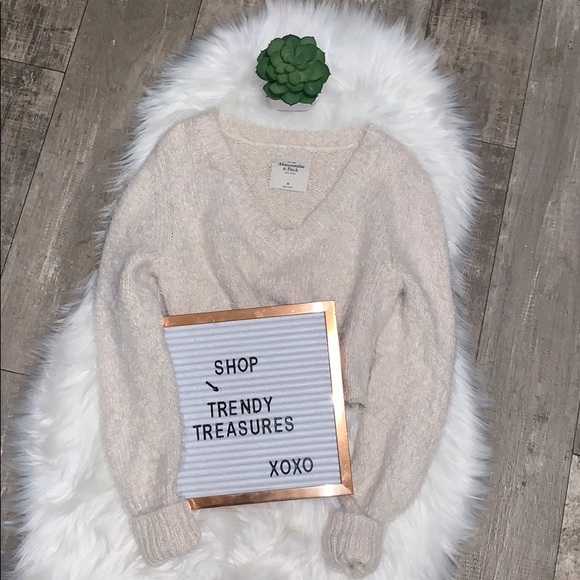 Abercrombie & Fitch Sweaters - Abercrombie & Fitch sweater